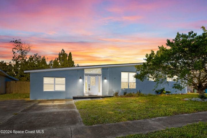 1064 Cabot Drive NE, Palm Bay, FL 32905