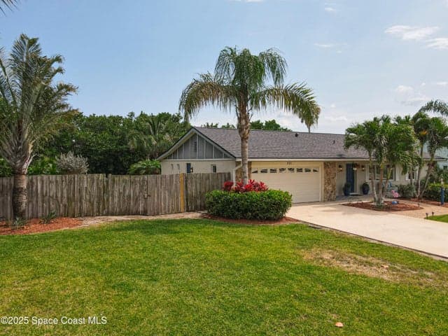 201 Woody Circle, Melbourne Beach, FL 32951 — photo 10
