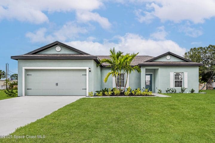 1389 Giralda Circle NW, Palm Bay, FL 32907