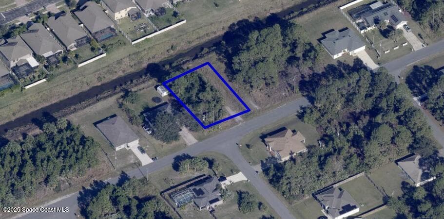 657 Paigo Street SE, Palm Bay, FL 32909
