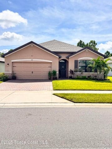 668 Old Country Road SE, Palm Bay, FL 32909