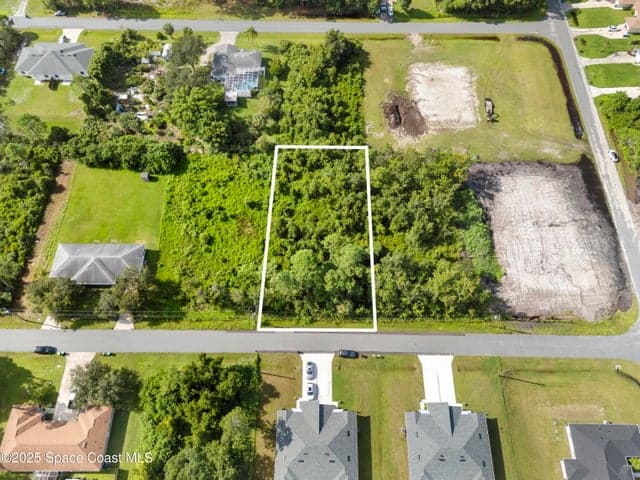 1626 Chamorro Street SE, Palm Bay, FL 32909