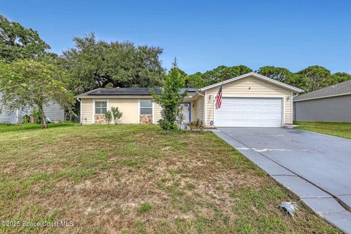 871 Dunkirk Avenue NW, Palm Bay, FL 32907