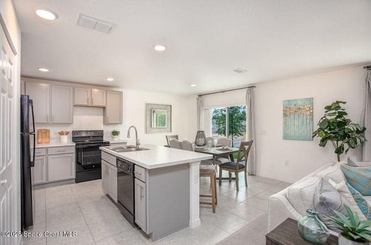 527 Hansare Street SW, Palm Bay, FL 32908 — photo 4