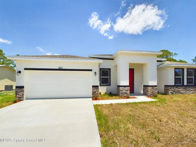 692 Mistletoe Street SW, Palm Bay, FL 32908
