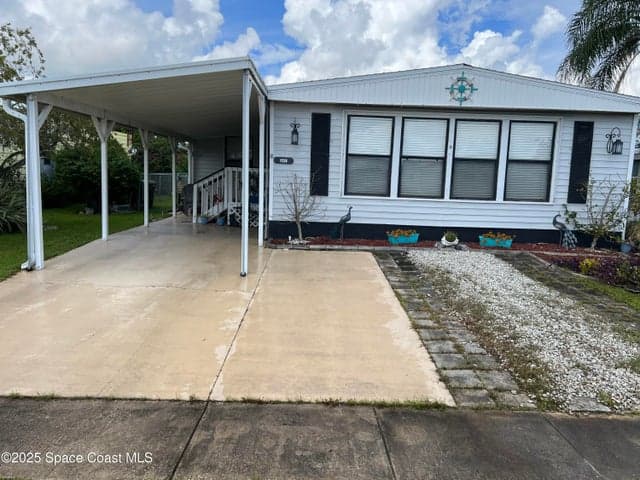 1724 Mango Street NE, Palm Bay, FL 32905