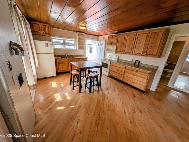 2767 Palm Drive NE, Palm Bay, FL 32905 — photo 6