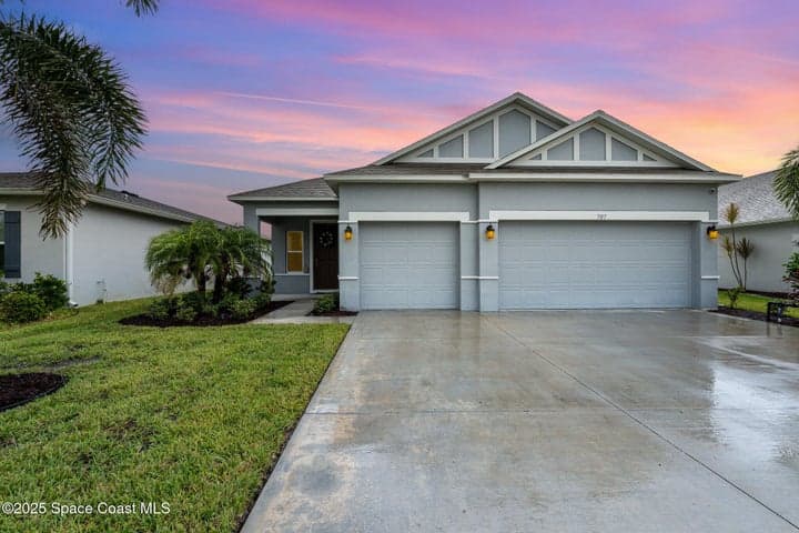 707 Corbin Circle SW, Palm Bay, FL 32908