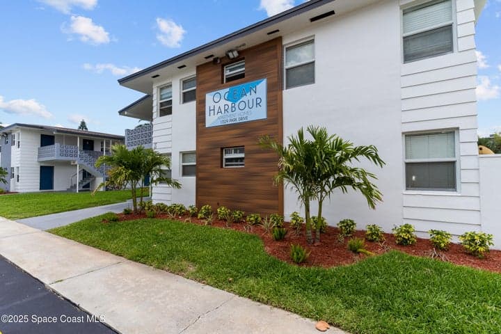 1029 Park Drive 32, Indian Harbour Beach, FL 32937