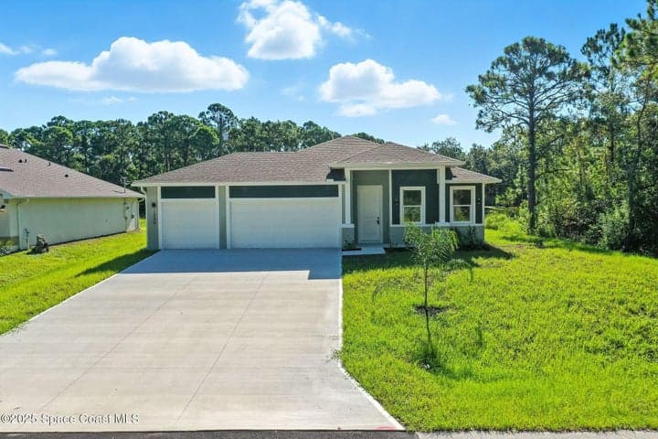 2095 Tahoe Avenue SE, Palm Bay, FL 32909