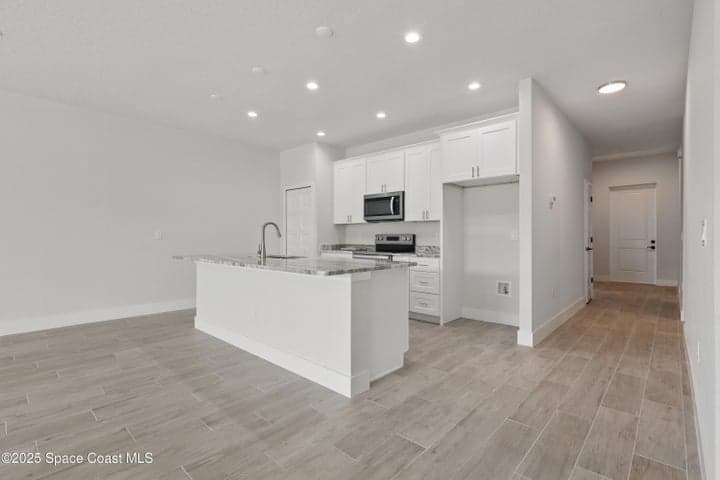 282 Americana Boulevard NW, Palm Bay, FL 32907 — photo 3