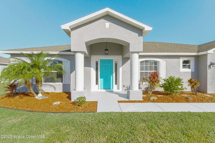 517 Hamwood Street SW, Palm Bay, FL 32908
