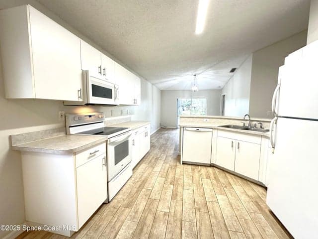 670 Benton Drive, Melbourne, FL 32901 — photo 3