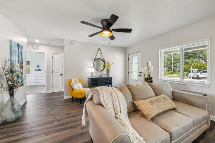 581 Hillside Court, Melbourne, FL 32935 — photo 7