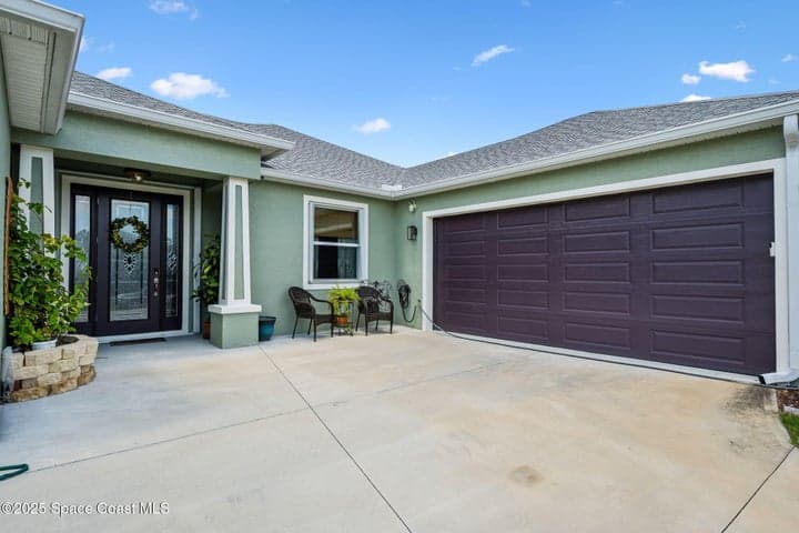 898 Gera Avenue NW, Palm Bay, FL 32907
