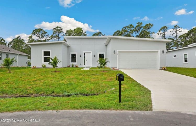 746 Harriet Avenue SW, Palm Bay, FL 32908