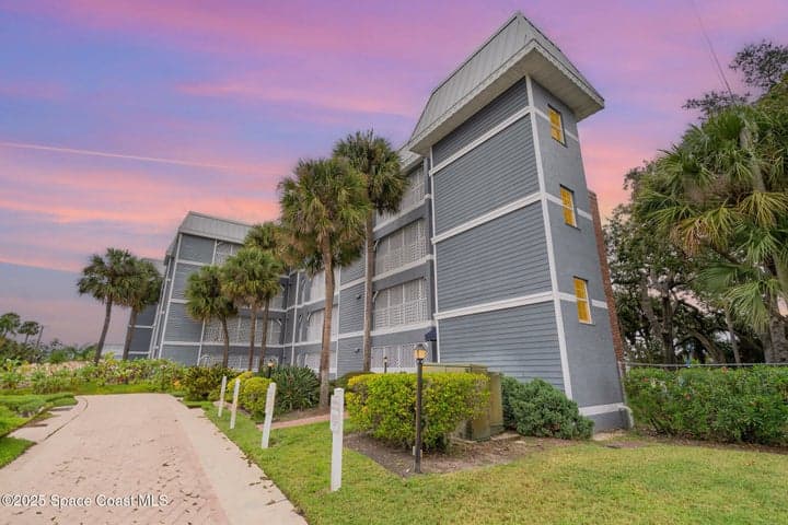 905 N Harbor City Boulevard 303, Melbourne, FL 32935