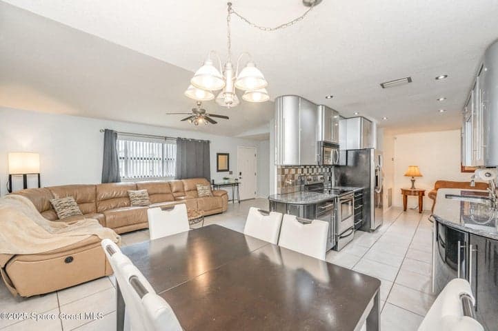 220 Cinnamon Lake Circle, Melbourne, FL 32901 — photo 3