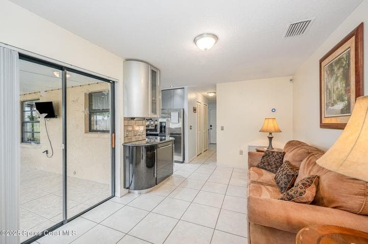 220 Cinnamon Lake Circle, Melbourne, FL 32901 — photo 8