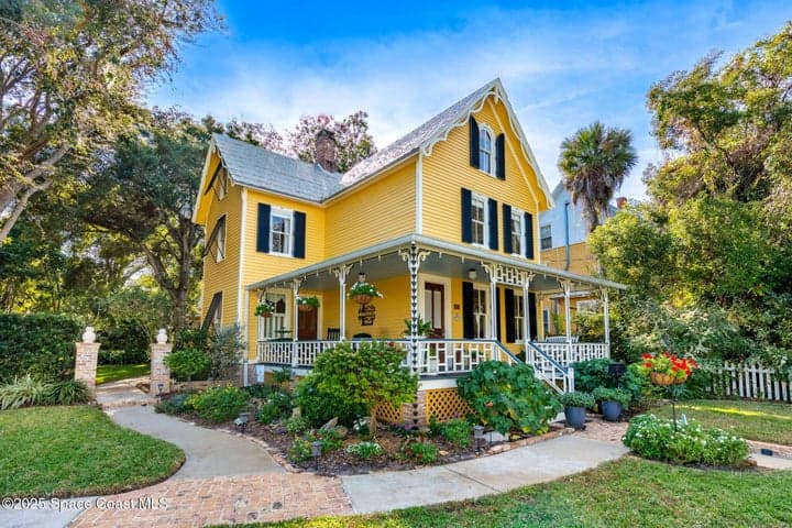 27 Barton Avenue, Rockledge, FL 32955