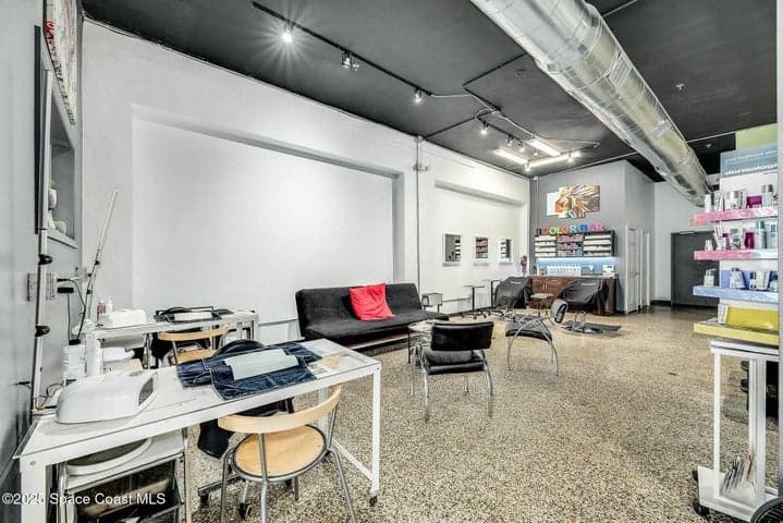 Photo 8