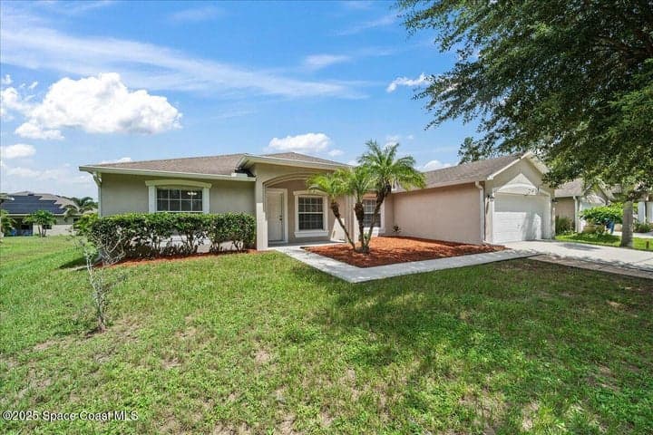 433 Haleybury Street SW, Palm Bay, FL 32908