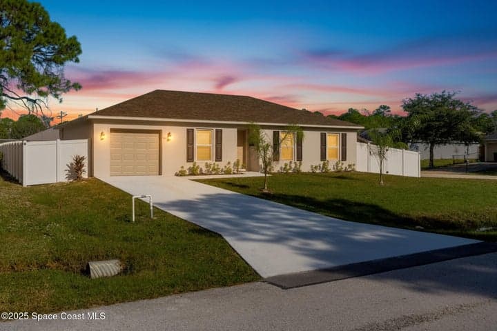 511 Trumpet Street SW, Palm Bay, FL 32908