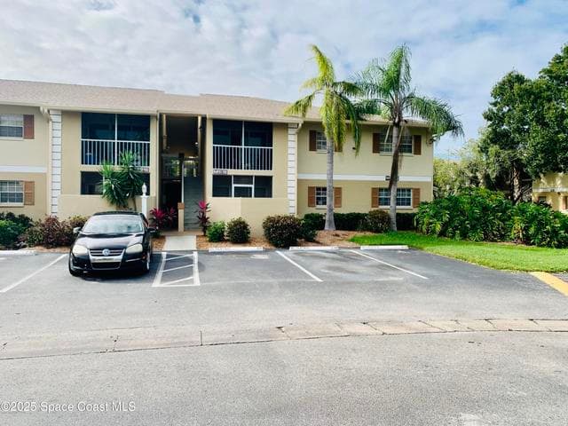 1648 Sunny Brook Lane NE #M202, Palm Bay, FL 32905