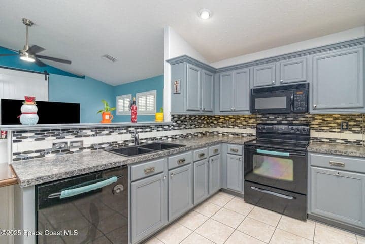 688 Naples Court, Melbourne, FL 32904 — photo 8
