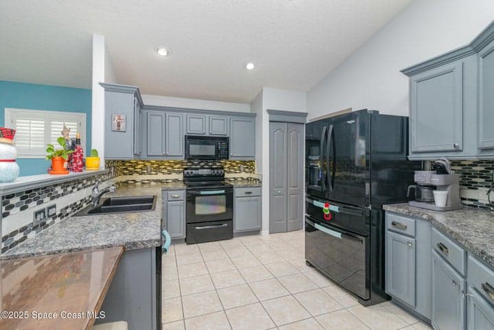 688 Naples Court, Melbourne, FL 32904 — photo 9
