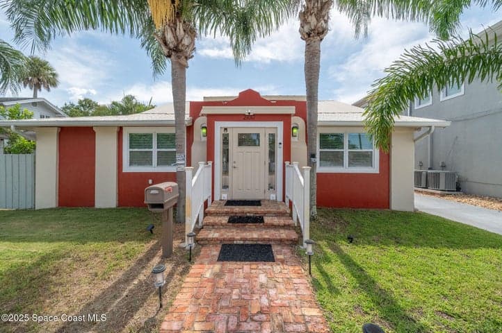 2100 Vernon Place, Melbourne, FL 32901