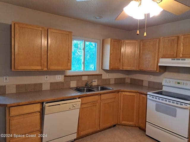 1417 Powell Avenue, Melbourne, FL 32901 — photo 3