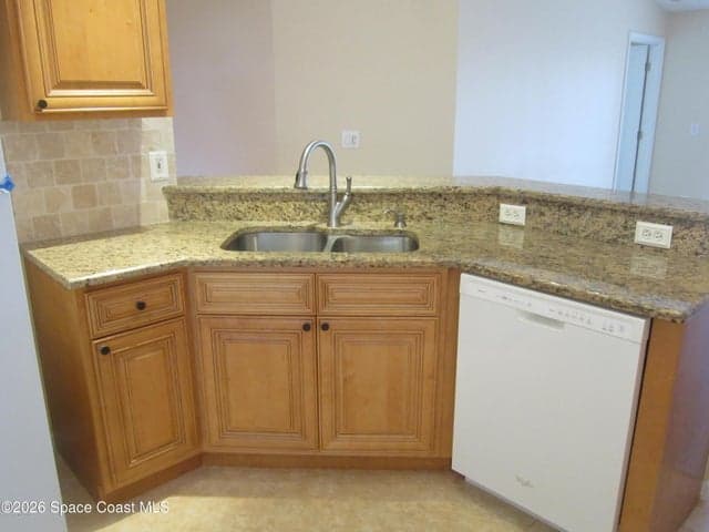 660 Wickham Lakes Drive, Melbourne, FL 32940 — photo 3