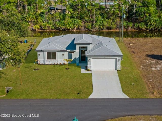 797 Tejon Avenue SW, Palm Bay, FL 32908