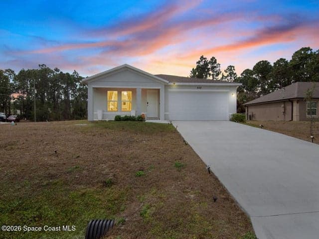 496 Vanguard Street SE, Palm Bay, FL 32909