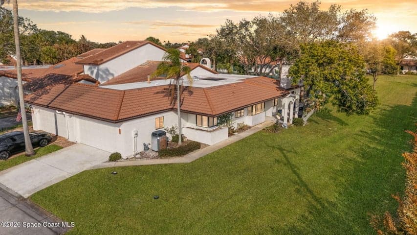 410 Parkside Place 410, Indian Harbour Beach, FL 32937