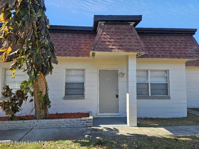 18 North Court A, Indialantic, FL 32903