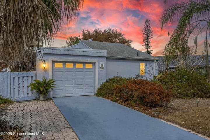 450 Willow Tree Drive, Melbourne, FL 32940