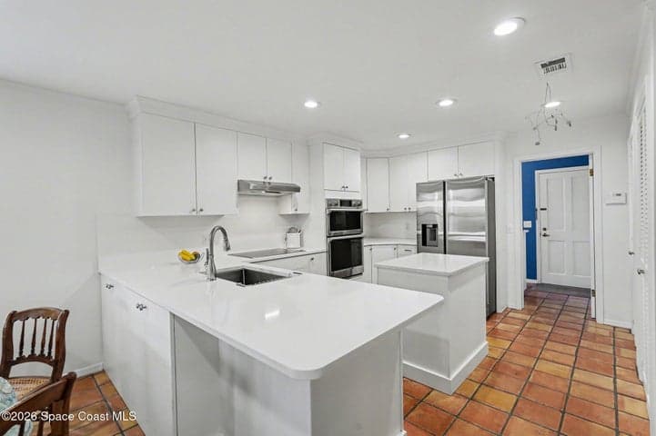 290 Marlin Place, Melbourne Beach, FL 32951 — photo 11