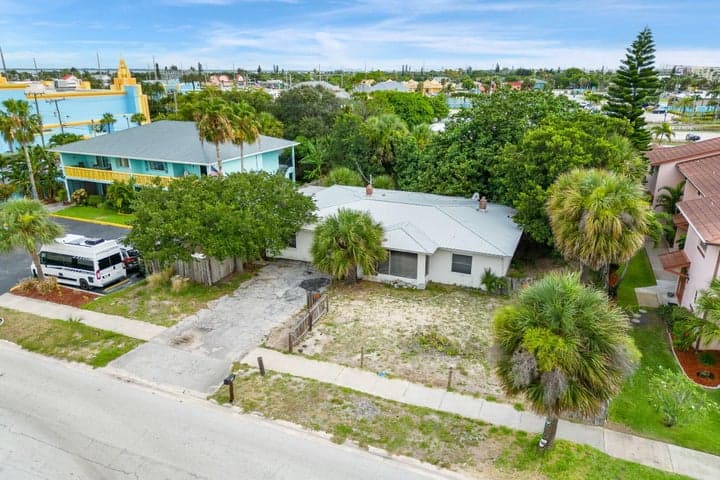 136 Marion Lane, Cocoa Beach, FL 32931 — photo 5