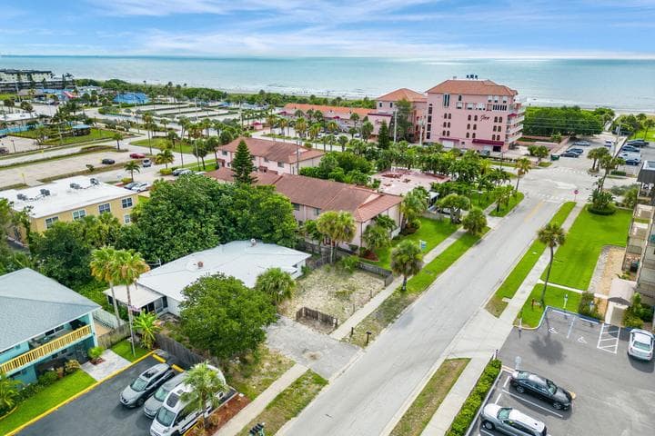 136 Marion Lane, Cocoa Beach, FL 32931 — photo 10