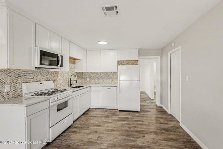 2373 Pawnee Drive, Melbourne, FL 32935 — photo 6