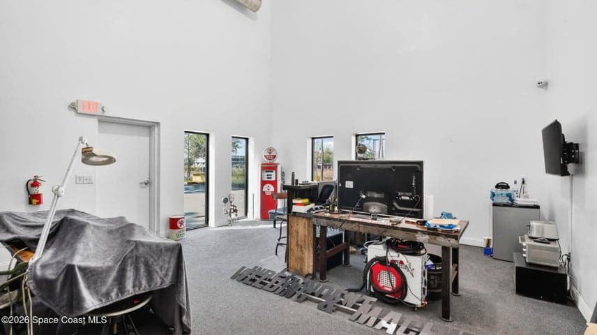 Photo 12