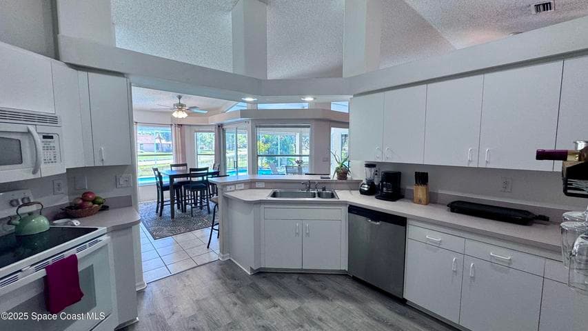 615 Sheridan Woods Drive, Melbourne, FL 32904 — photo 6