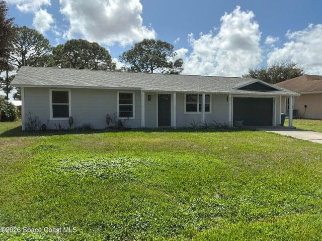 872 Autumn Street SE, Palm Bay, FL 32909