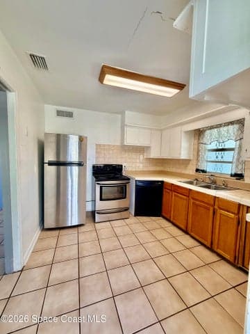 549 Poinciana Drive, Melbourne, FL 32935 — photo 7