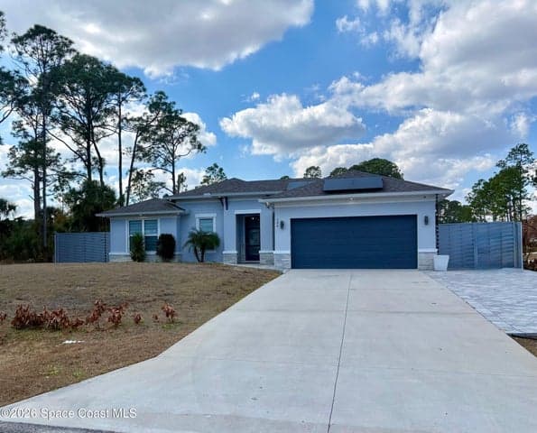 704 Griffin Avenue SW, Palm Bay, FL 32908