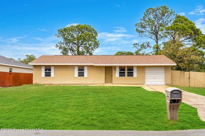 215 Hagerstown Street SW, Palm Bay, FL 32908