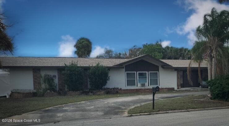 240 9th Terrace, Indialantic, FL 32903