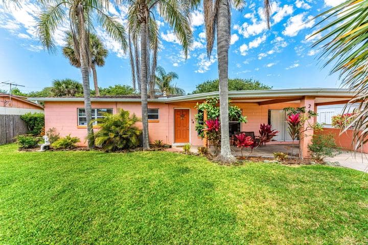 214 S Orlando Avenue, Cocoa Beach, FL 32931